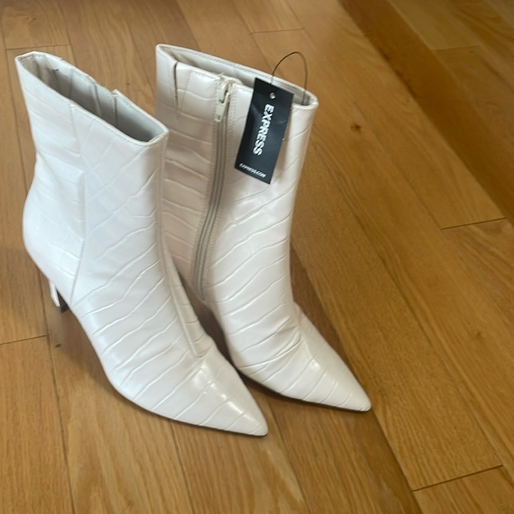 Express brand white boots